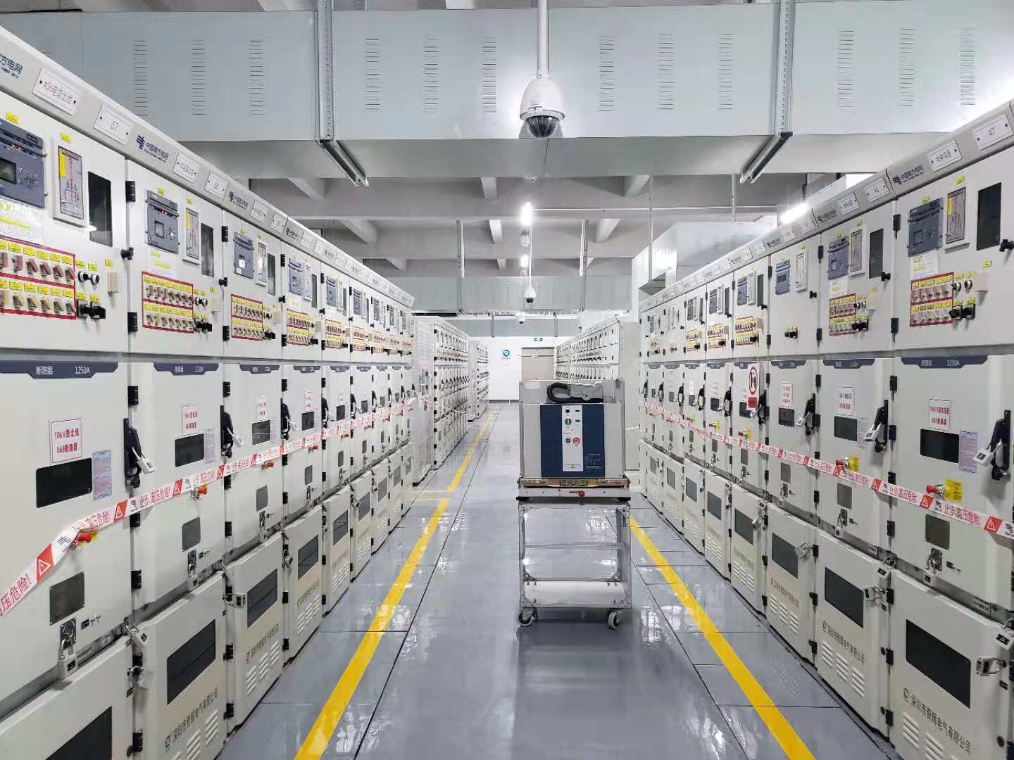 鎧裝移開(kāi)式交流金屬封閉開(kāi)關(guān)設(shè)備/高壓中置柜